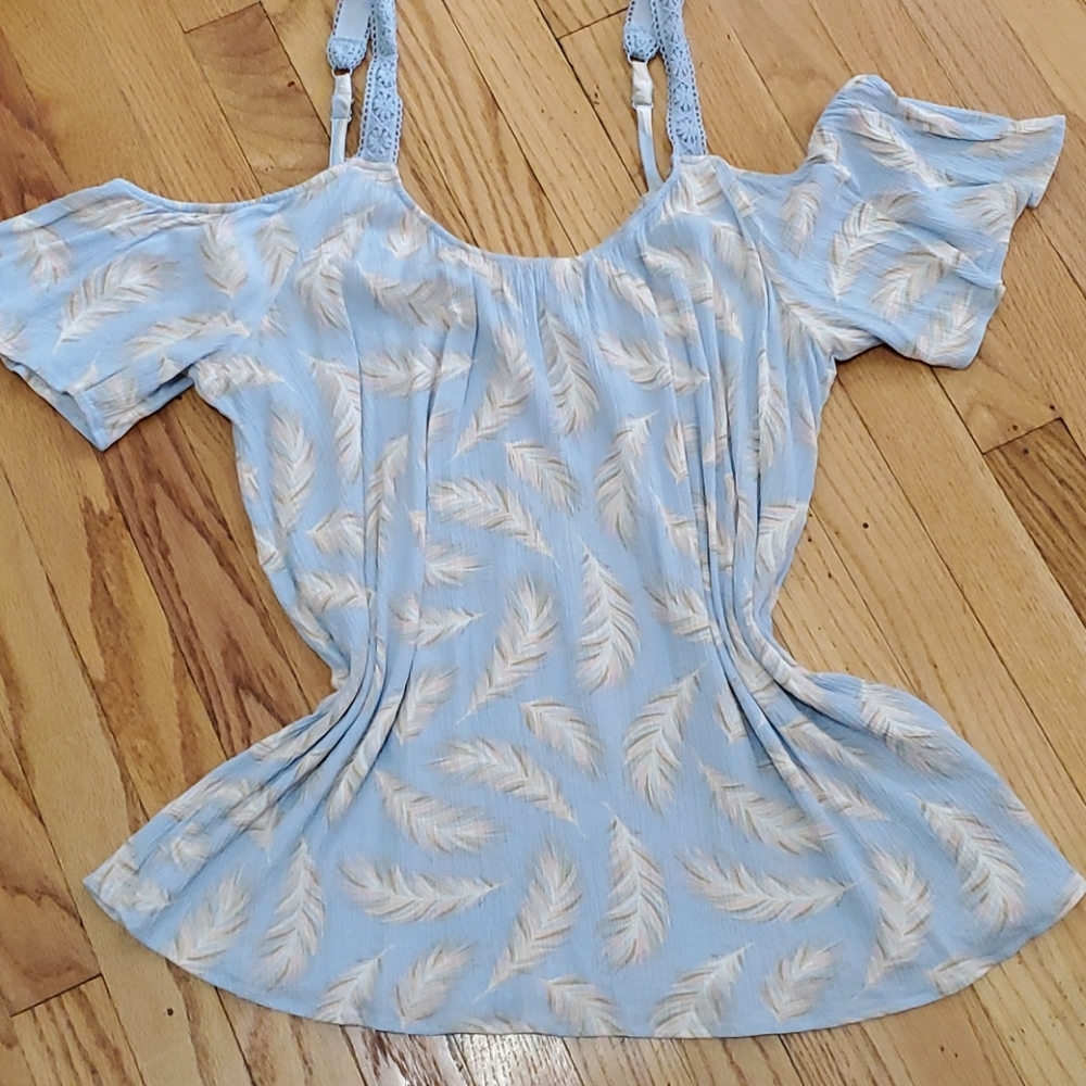 COLD SHOULDER TOP